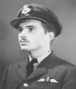 John Gillespie Magee Jr. fue un poeta y piloto de combate angloamericano de la Real Fuerza Aérea Canadiense durante la Segunda Guerra Mundial, escribió el poema High Flight. Falleció en una colisión accidental en el aire sobre Inglaterra en 1941.