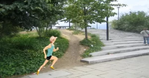 'Camino de Deseo' creado en un parque por la comodidad de evitar las escaleras