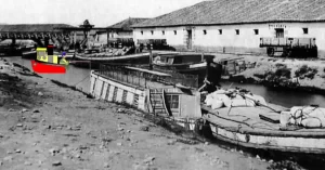 La darsena de Palencia del Canal de Castilla a finales del siglo XIX.