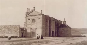 Fotografía de principios del siglo XX del convento de Santo Domingo y San Pablo (archivo fotográfico ayto. de Las Navas del Marqués - Ávila - España)