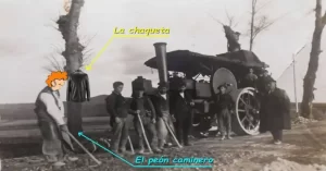 'Más vago que la chaqueta de un peón caminero' - El origen de este refrán proviene de que los peones camineros se despojaban de sus chaquetas para trabajar y las dejaban, 'inmóviles',sobre una piedra o colgadas de un árbol.