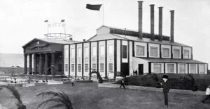 Fabrica de luz (como coloquialmente se la llamaba) en Las Palmas de Gran Canaria, la CICER por el nombre de la empresa que la instaló, Compañía Insular Colonial Electricidad y Riesgos. Se inauguró en 1928 y su finalidad era competir con la otra 'fábrica de la luz' de la Sociedad de Electricidad de Las Palmas. Actualmente no se encuentra en operación. En 1932, ambas empresas se fusionaron para constituir la Unión Eléctrica de Canarias (UNELCO). Conocí esta instalación cuando trabajaba para esta última empresa (UNELCO).
