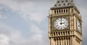 Las icónicas manecillas de El Big Ben se cambiarían y las  antiguas se regalarían a las primeras cuatro personas que llamaran.