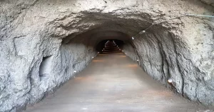 El primer gran túnel de carretera del mundo, construido por los romanos en 36 a.C.