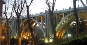 Uno de los últimos suicidios en el Viaducto ocurrió el día 20 de diciembre de 2011. Un hombre (vestido de mujer) que, justo antes de lanzarse comentó a los transeúntes que lo hacía porque acababa de matar a su compañero sentimental en el barrio de Chueca.