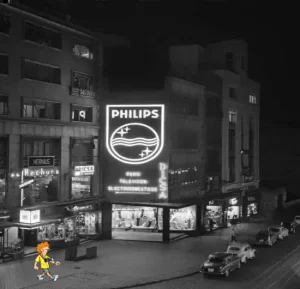 Neón publicitario de Philips instalado en la calle Montera.