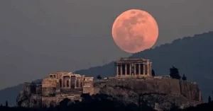 Una Luna Azul ilumina la Grecia clásica