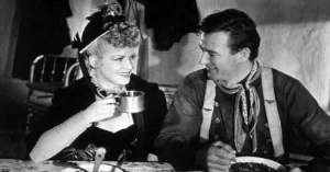 Claire Trevor (más tarde conocida como 'La reina del cine negro') y John Wayne (en su primer papel importante) fueron los protagonistas de  'La Diligencia'