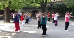 ¿La vida en Nankín? En sus parques, como en el resto de China, se podían ver grupos de gente haciendo Taichí, lo que era muy recomendable para tener una buena salud físico-mental.