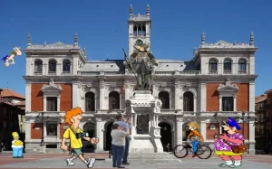 Plaza Mayor de la ciudad de Valladolid con el monumento al Conde 'Louisy'-Ansúrez en primer plano y el ayuntamiento al fondo