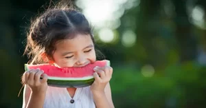 Aunque en sus comienzos las sandías sin pepitas no eran exactamente tan sabrosas como las sandías con semillas, se ha conseguido mejorar considerablemente el sabor, lo que ha resultado en que la sandía sin pepitas se vende mejor, pues ha conquistado al público más importante de la industria hortofrutícola: los niños.
